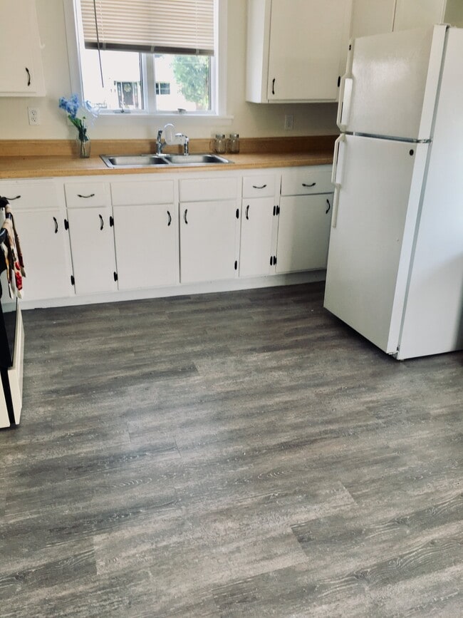801 Lincoln St, Unit 2R