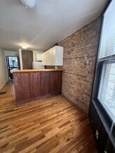 602 W Surf St, Unit 2BD in Chicago, IL - Foto de edificio - Building Photo