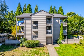Harmony Point Condo in Milwaukie, OR - Foto de edificio - Building Photo