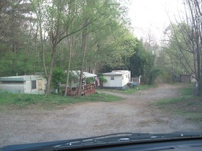 108 Sherwood Rd in Swannanoa, NC - Building Photo - Building Photo