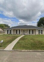 1020 Wisteria Dr in Beaumont, TX - Building Photo