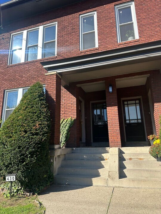430 S Atlantic Ave in Pittsburgh, PA - Building Photo