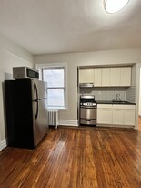 24 Kensington Ave, Unit 3E in Jersey City, NJ - Building Photo