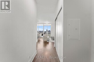20-1920 Brin Dr in Toronto, ON - Building Photo - Building Photo