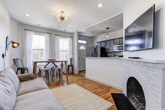 1719 4th St NW, Unit Unit 2 in Washington, DC - Building Photo - Building Photo