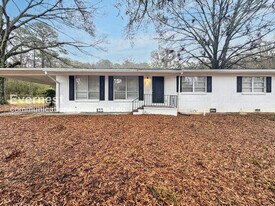 1823 Old Springville Rd in Center Point, AL - Building Photo
