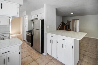 10322 Nold Dr in Houston, TX - Building Photo - Building Photo