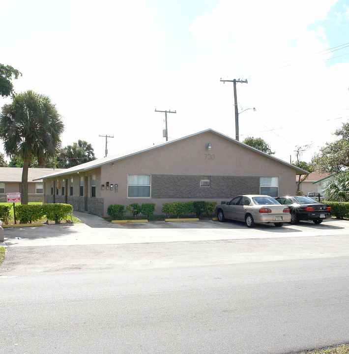 730 NW 8th St in Pompano Beach, FL - Building Photo