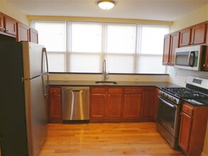 332 Beacon St, Unit 2 in Somerville, MA - Building Photo - Building Photo