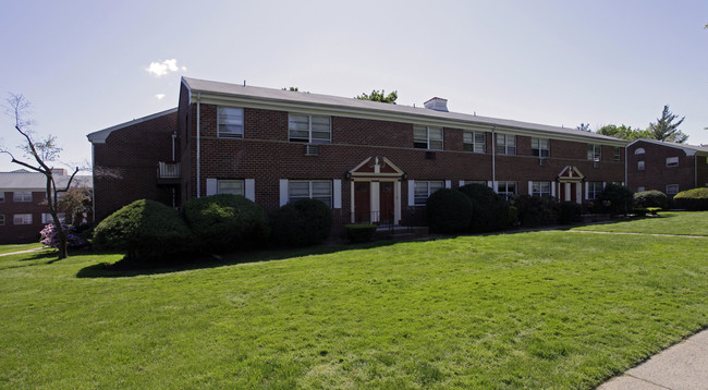 Cranetown Apartments in Montclair, NJ - Foto de edificio - Building Photo