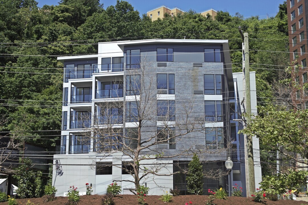 8621 River Rd in North Bergen, NJ - Foto de edificio