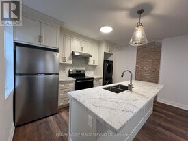 4876 Simcoe St in Niagara Falls, ON - Building Photo