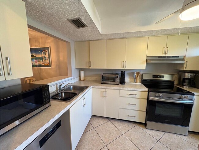 2666 Woodgate Ln in Sarasota, FL - Building Photo - Building Photo