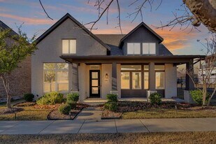 7201 Avondale Dr in McKinney, TX - Building Photo