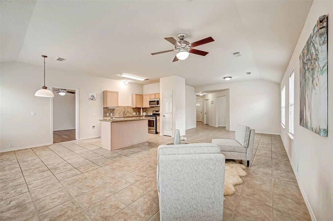 10607 Sugar Trace Dr in Sugar Land, TX - Building Photo