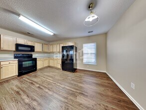 235 Emerald Isle Dr in Moncks Corner, SC - Building Photo - Building Photo