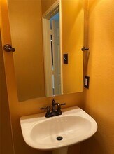 207 Colonial Ln in Euless, TX - Building Photo - Building Photo