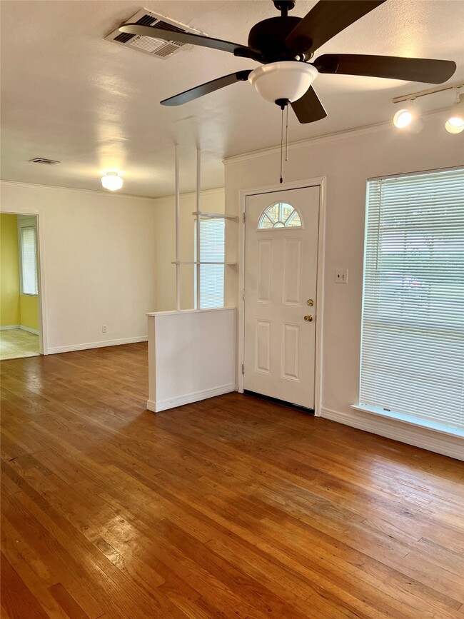 4057 Woodfox St in Houston, TX - Building Photo - Building Photo
