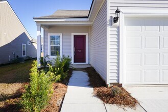 123 Chaste Tree Cir in Goose Creek, SC - Building Photo - Building Photo