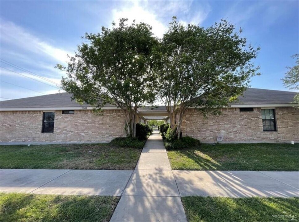 2301 Dora Jeanne Dr in Mission, TX - Building Photo