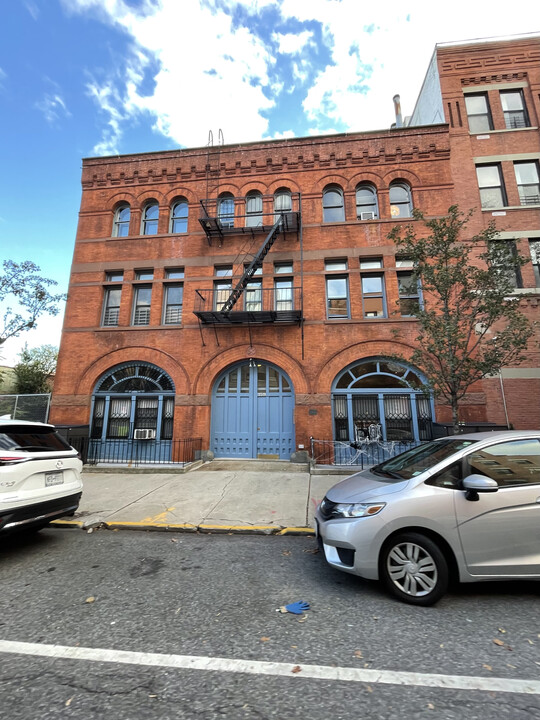 159 Carlton Ave in Brooklyn, NY - Foto de edificio