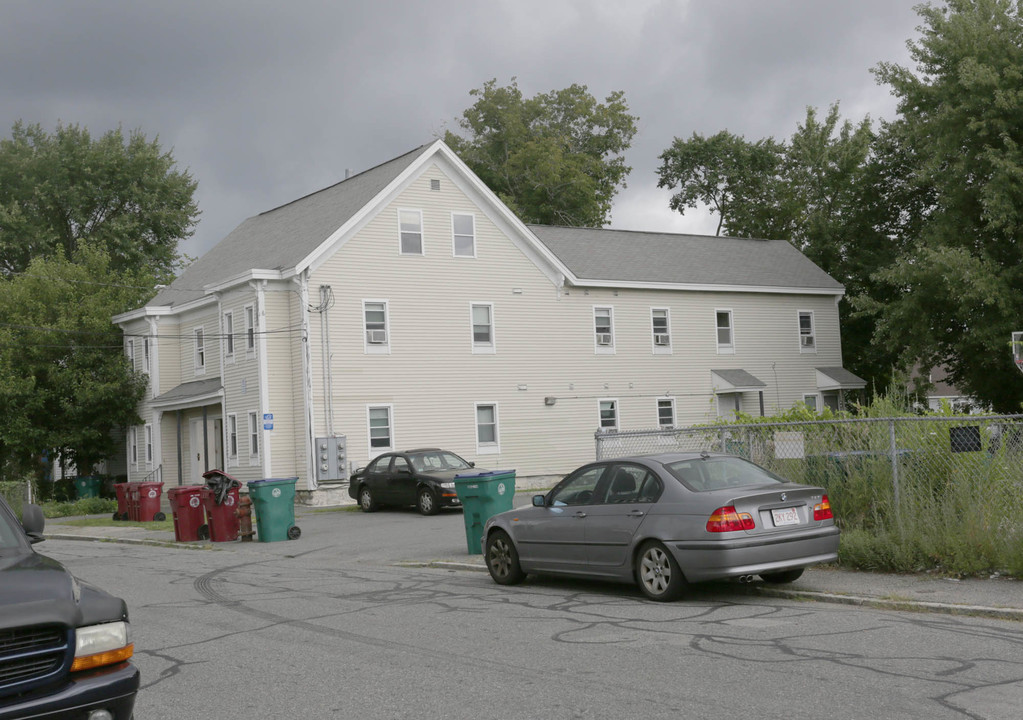 38 Lincoln in Lowell, MA - Building Photo