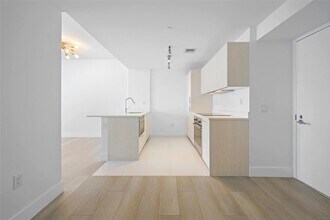 501 NE 31st St, Unit 3404 in Miami, FL - Foto de edificio - Building Photo