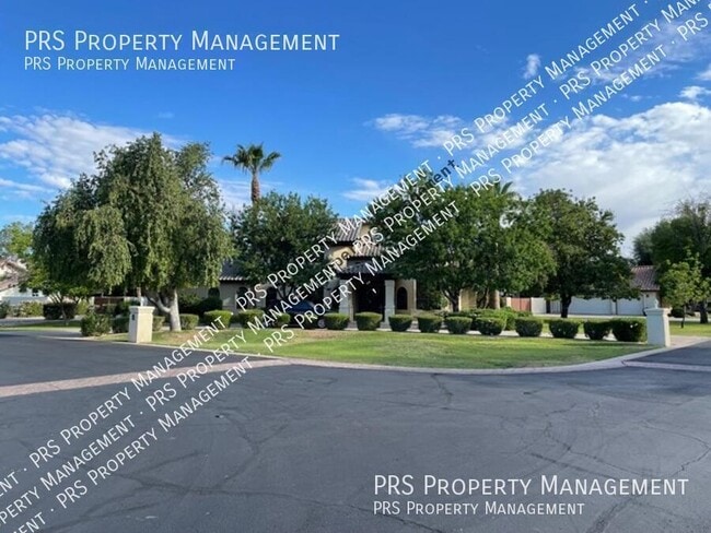 property at 620 E Linda Ln