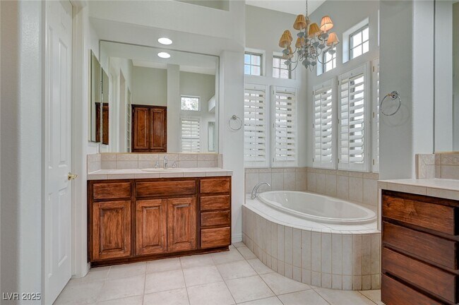 property at 6 Holly Tree Ct