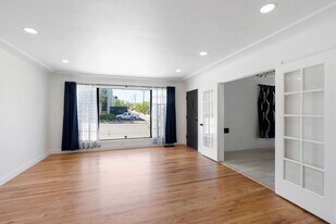 640 W 1st St in Reno, NV - Building Photo