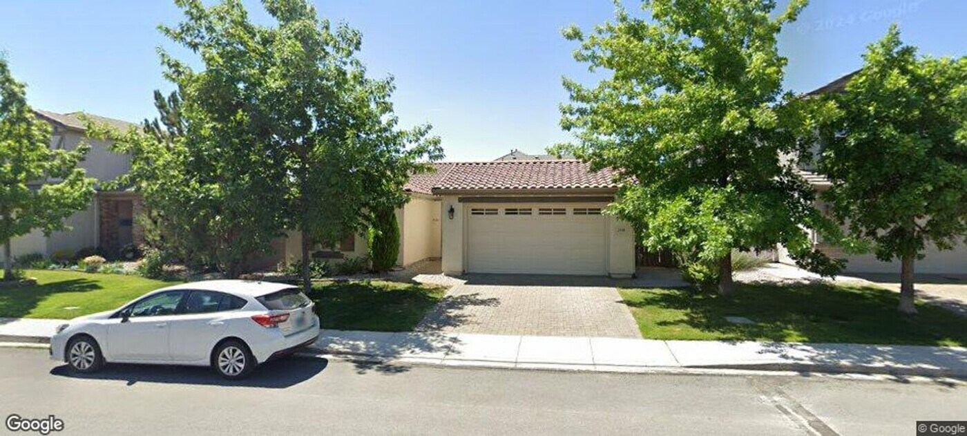 2490 Westfall Rd in Sparks, NV - Building Photo
