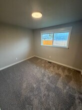 2910 Railroad St SE in Albany, OR - Building Photo - Building Photo