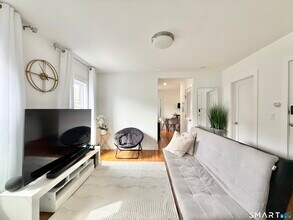 10 Linden Pl in Stamford, CT - Building Photo - Building Photo