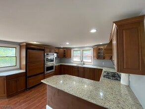 565 Colfax Rd in Wayne, NJ - Building Photo - Building Photo