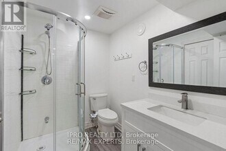 30 Larchwood Pl in Brampton, ON - Building Photo - Building Photo