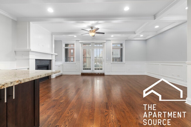 1324 W Grand Ave in Chicago, IL - Building Photo - Building Photo