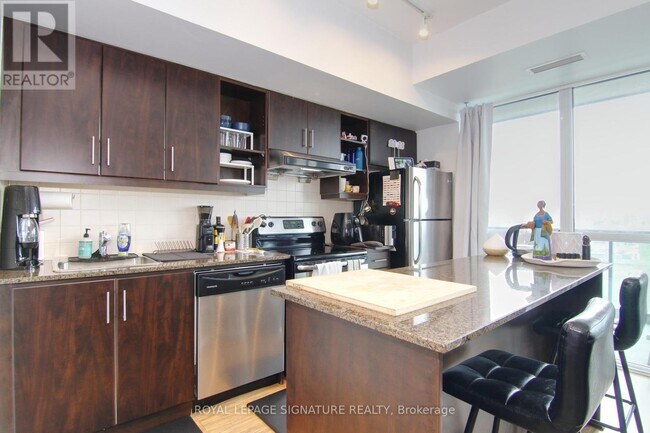 35 Brian Peck Crescent in Toronto, ON - Building Photo - Building Photo