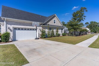 501 Crown Pointe Dr in Hampstead, NC - Building Photo - Building Photo