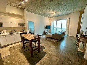 133 NE 2nd Ave, Unit 2706 in Miami, FL - Building Photo - Building Photo