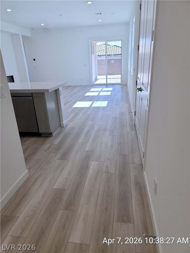 96 Ibiza Lk Dr in Henderson, NV - Building Photo - Building Photo