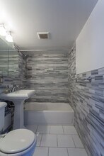 338 E 100th St, Unit 3B in New York, NY - Foto de edificio - Building Photo