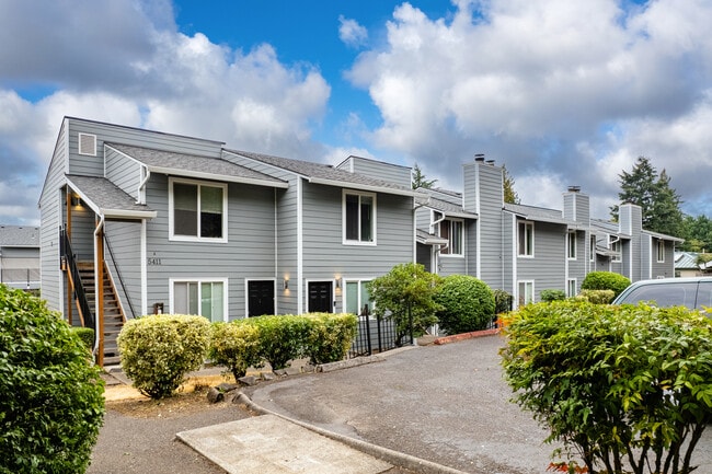 Cascade Crest Condominiums in Vancouver, WA - Building Photo - Building Photo