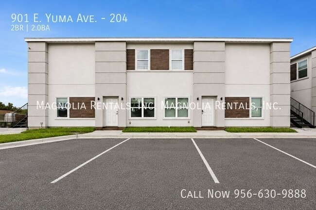 901 E Yuma Ave