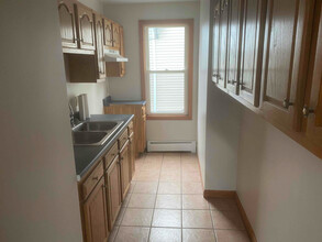 875 Plymouth Ave in Fall River, MA - Building Photo - Building Photo