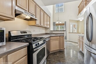 1670 Mansfield Ct in Roselle, IL - Building Photo - Building Photo