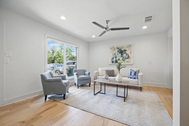 8101 Mullen Dr in Austin, TX - Building Photo - Building Photo