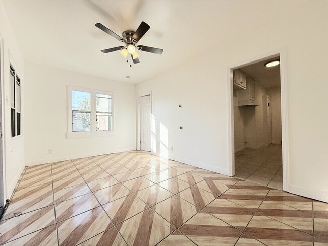 property at 727 E 81st St