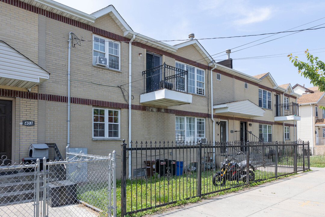 407 Beach 66th St in Arverne, NY - Building Photo