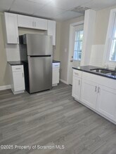 323 Larch St in Scranton, PA - Building Photo - Building Photo