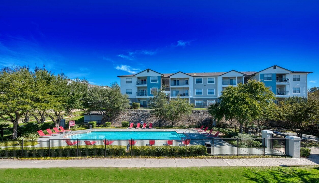 Saddle Ridge in San Antonio, TX - Foto de edificio